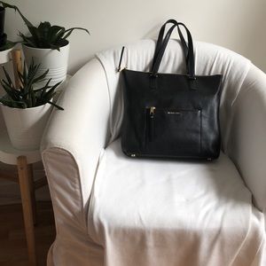 Michael Kors, perfect condition dust bag included!